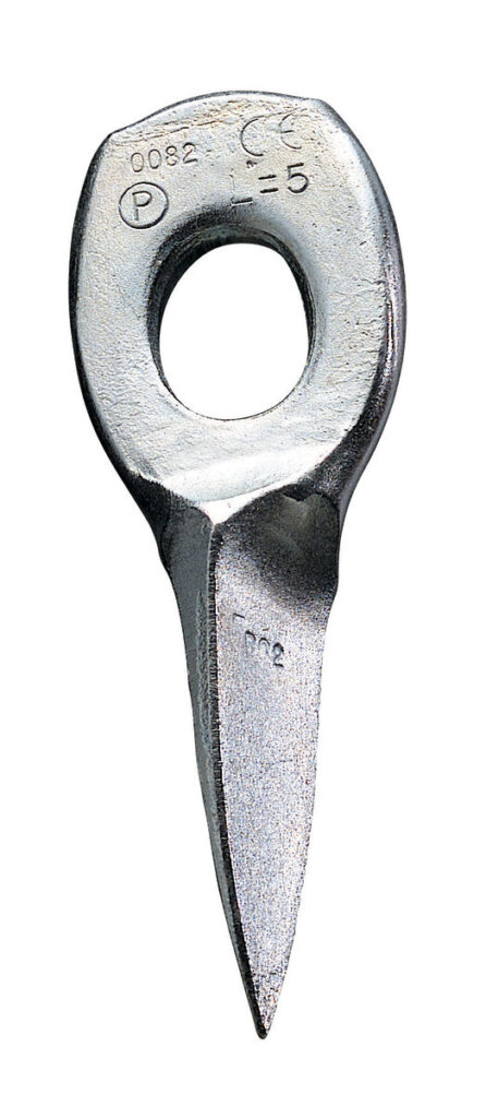 563 226